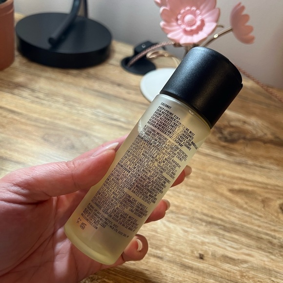 MAC COSMETICS • PREP + PRIME FIX+ • COCONUT SETTING SPRAY - Picture 4 of 6